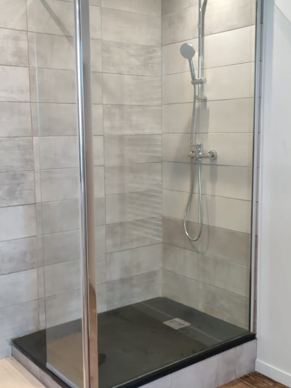 Douche chambres d'hôtes à Miradoux chez Marie-Line Bar Restaurant l'étape