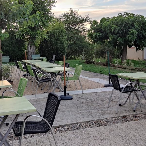 Extérieur Bar/ Restaurant l'Étape à Miradoux