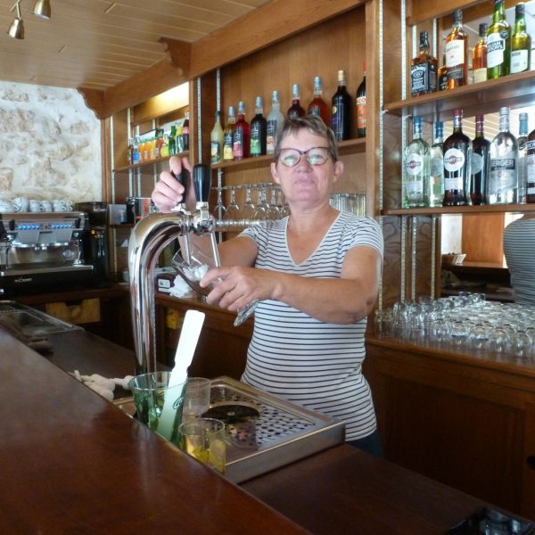 Marie-Line restaurant bar l'étape à Miradoux